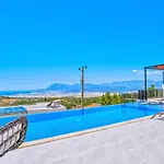 Vilă Uezuemlue 2 Bedroom Secluded With Private Pool Hot Tub Kalkan