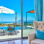 Uezuemlue 2 Bedroom Secluded With Private Pool Hot Tub Vilă *