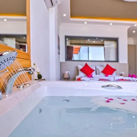 Uezuemlue 2 Bedroom Secluded With Private Pool Hot Tub Kalkan