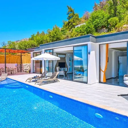 Villa Uezuemlue 2 Bedroom Secluded With Private Pool Hot Tub
