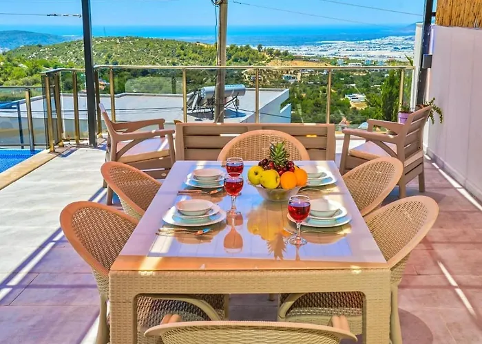 Villa Uezuemlue 2 Bedroom Secluded With Private Pool Hot Tub
