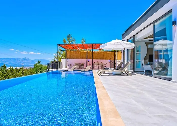 Uezuemlue 2 Bedroom Secluded With Private Pool Hot Tub