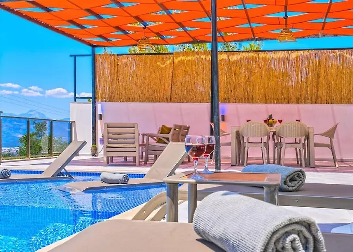 Villa Uezuemlue 2 Bedroom Secluded With Private Pool Hot Tub Kalkan