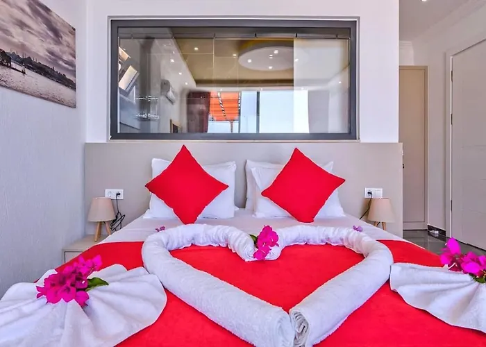 Villa Uezuemlue 2 Bedroom Secluded With Private Pool Hot Tub *