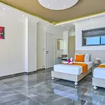 Вилла Uezuemlue 2 Bedroom Secluded With Private Pool Hot Tub *
