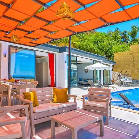 Вилла Uezuemlue 2 Bedroom Secluded With Private Pool Hot Tub Калкан